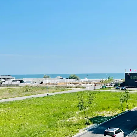 Summerland Nuba * Mamaia