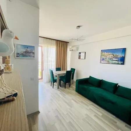 Summerland Nuba Мамая
